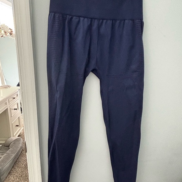 Gymshark Vital Set in Heavy Blue Marl (4 Pieces) - Picture 14 of 15